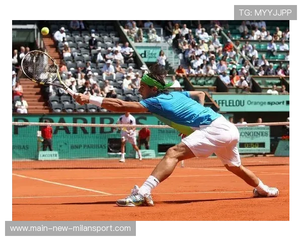 纳达尔滑步救球惊呆球迷