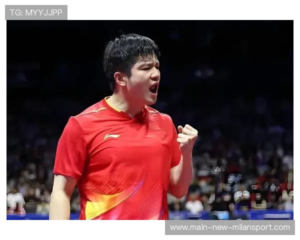 樊振东第一次现场看英超，笑容比小胖还灿烂？，樊振东体坛英豪