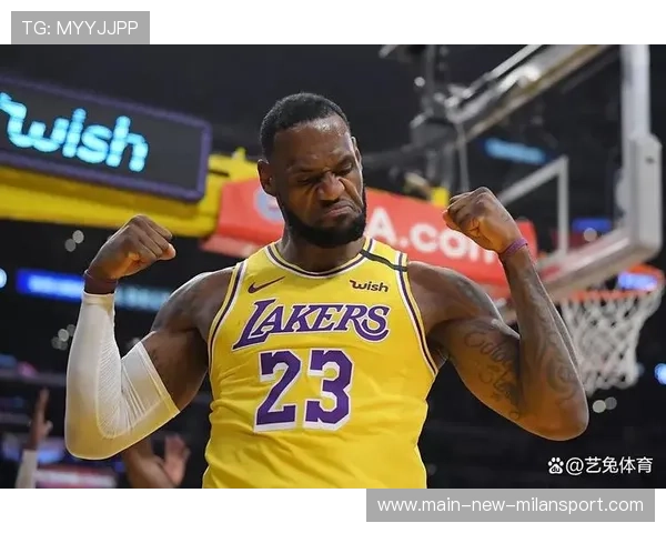 詹姆斯调侃退役话题：球队内部压力骤降的背后秘密