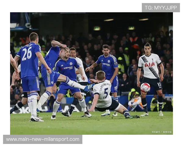 英超焦点：曼联逆转夺冠希望再升！，英超-曼联2-1逆转重夺榜首